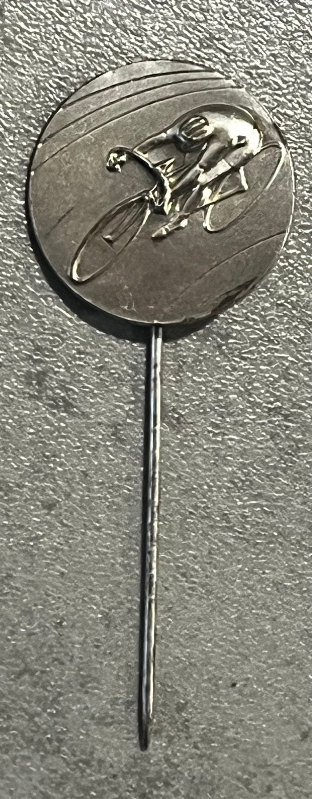 vintage zilverkleurige speld wielrenner wielrennen, Verzamelen, Ophalen of Verzenden, Zo goed als nieuw