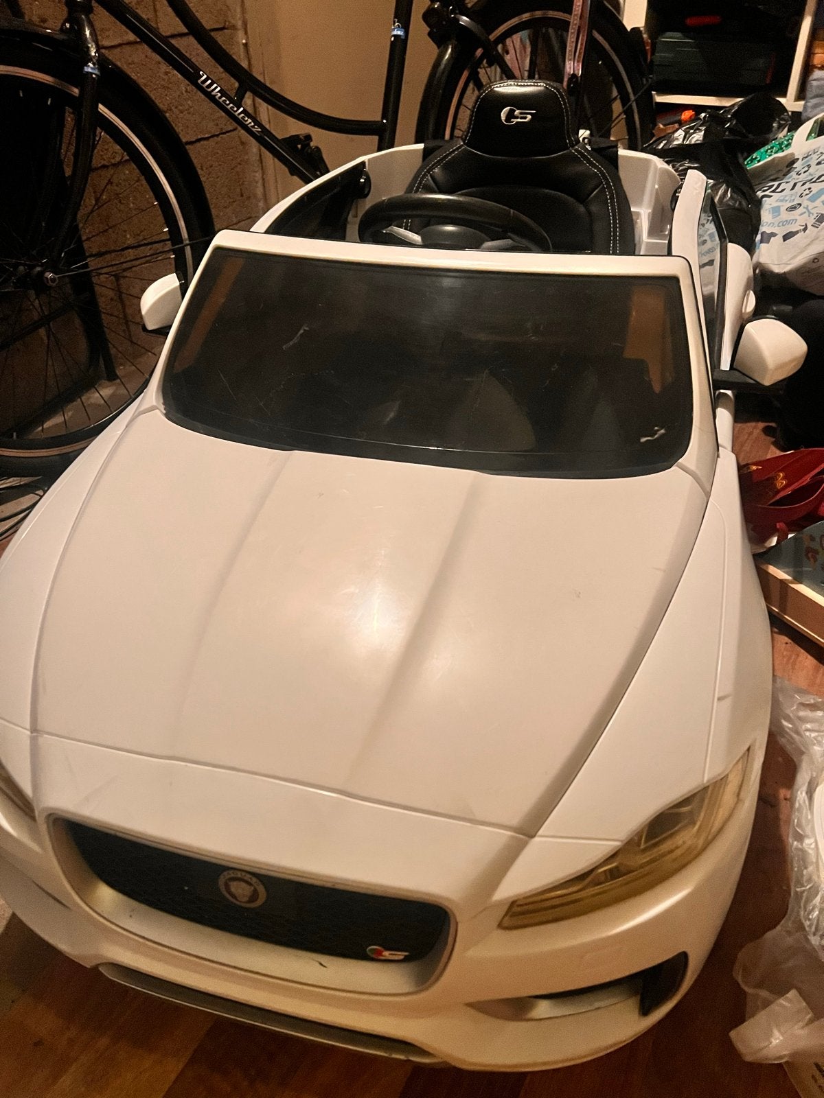Elektrische kinderauto Jaguar F-Pace wit, Ophalen, Gebruikt