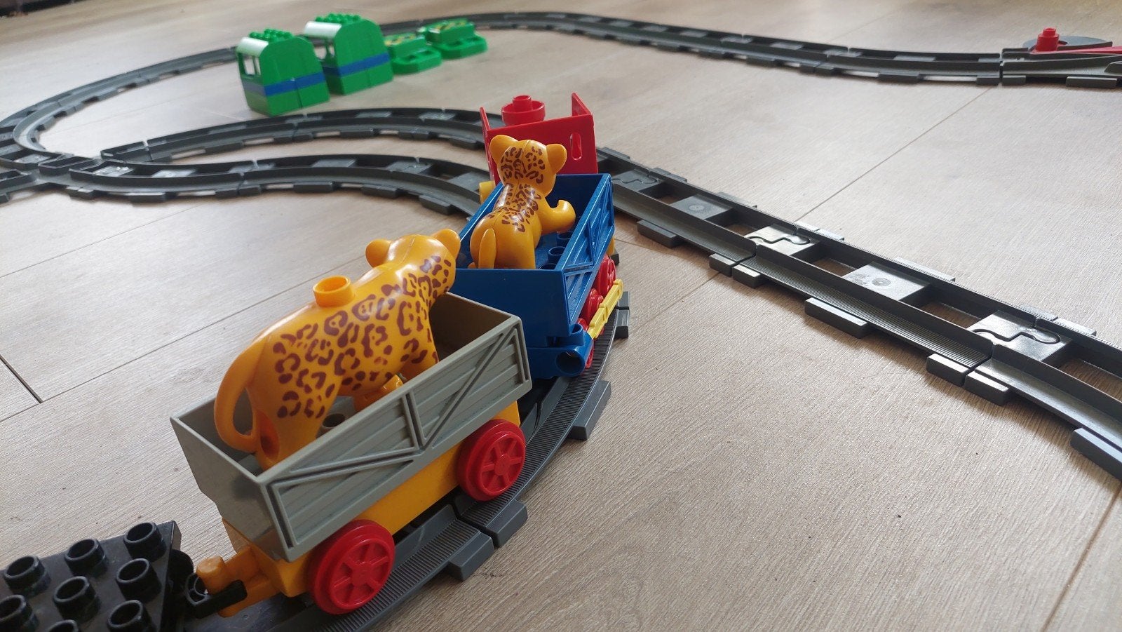 Lego Duplo Treinset met Rails en Wagons, Kinderen en Baby's, Speelgoed | Duplo en Lego, Compleet, Gebruikt, Overige thema's, Ophalen of Verzenden