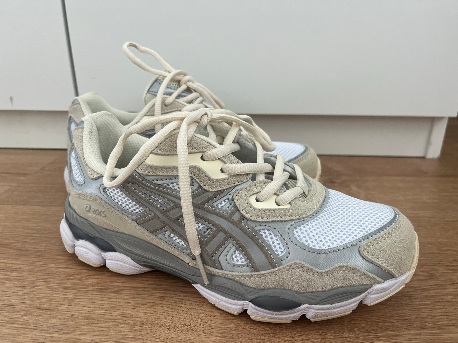 ASICS GEL-NYC sneakers - Zo goed als nieuw, Ophalen of Verzenden, Grijs, Sneakers of Gympen, Zo goed als nieuw