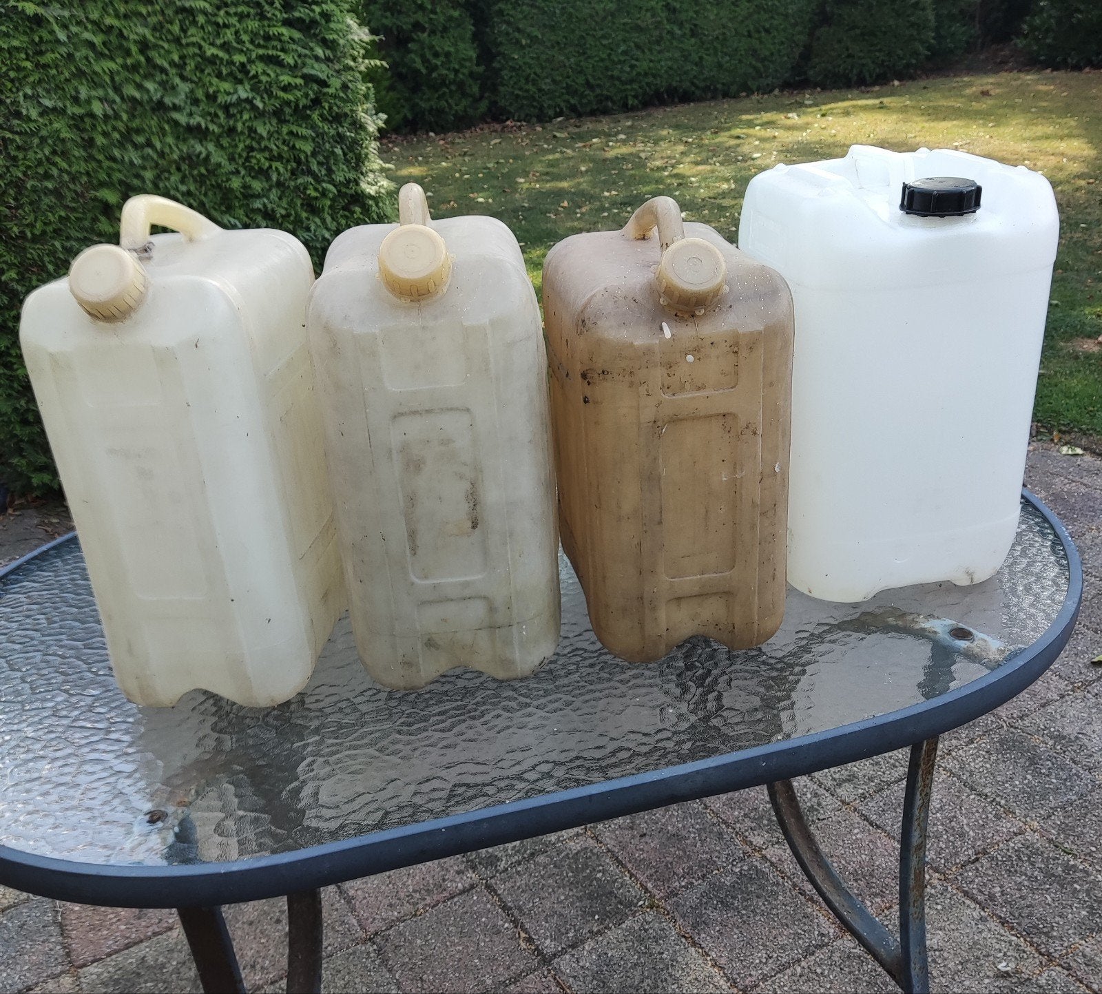 GRATIS, Jerrycans, 4 stuks, Ophalen, Gebruikt, Overige typen