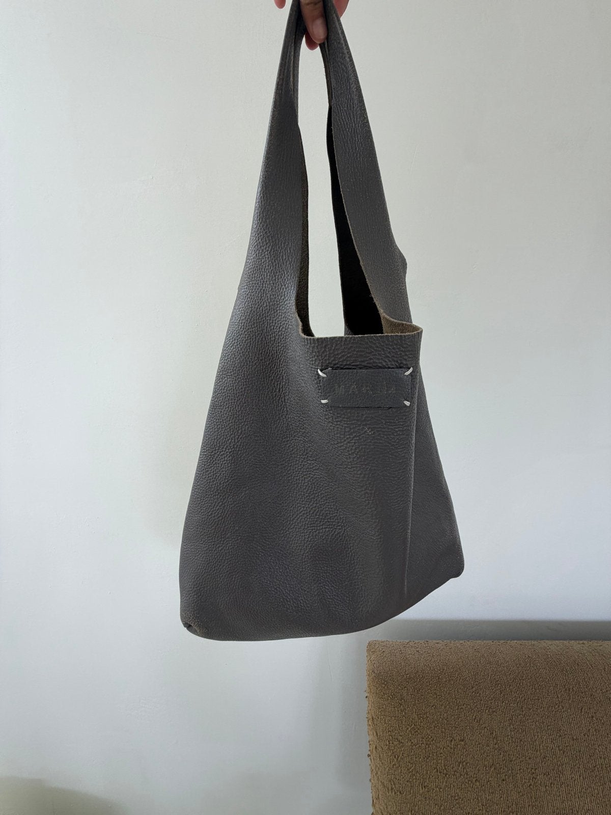 Marni Oversized Hobo Tas in Grijs Leer met Bloemen Pouch, Ophalen of Verzenden, Gebruikt, Grijs, Handtas