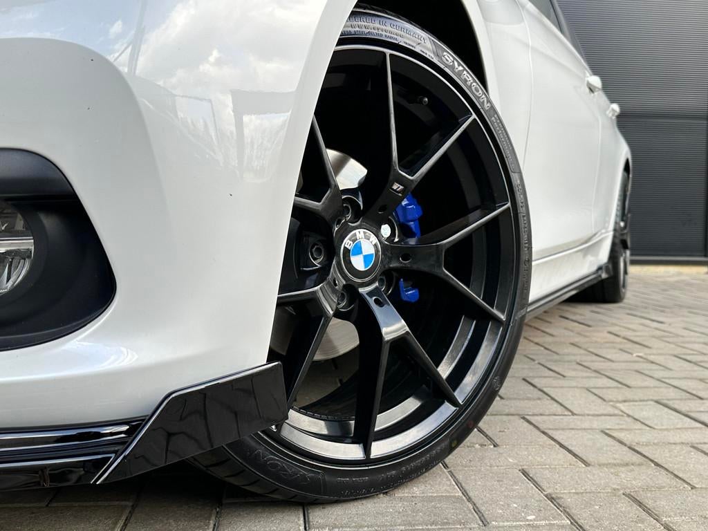BMW 3 Serie 320i | AUT | M-Sport | Leer | LED | NL AUTO | Na, Auto's, BMW, Automaat, 1998 cc, Gebruikt, Wit