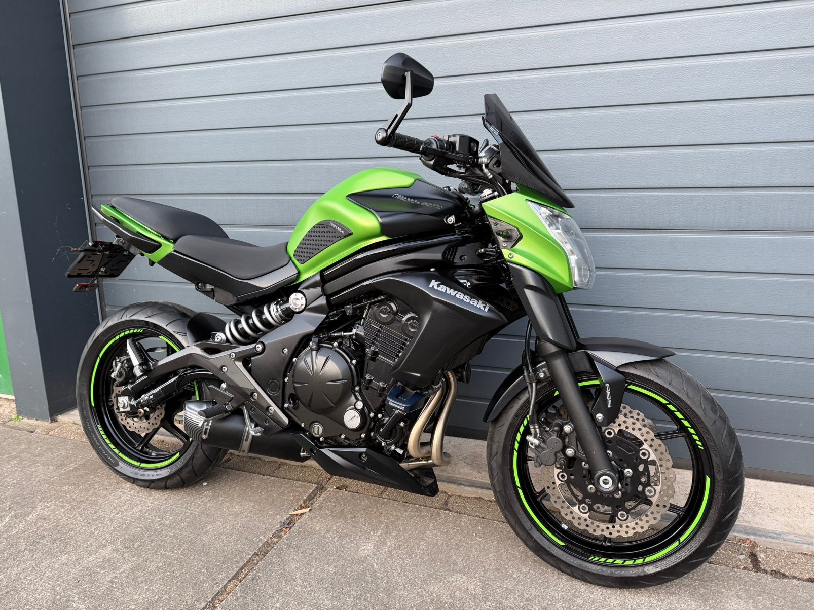 Kawasaki ER6N ER6 n:ABS, Sportuit, Smoke, Led, Uniek, 2e eig, 2 cilinders, 649 cc, Meer dan 35 kW, Minimaal motorrijbewijs A2