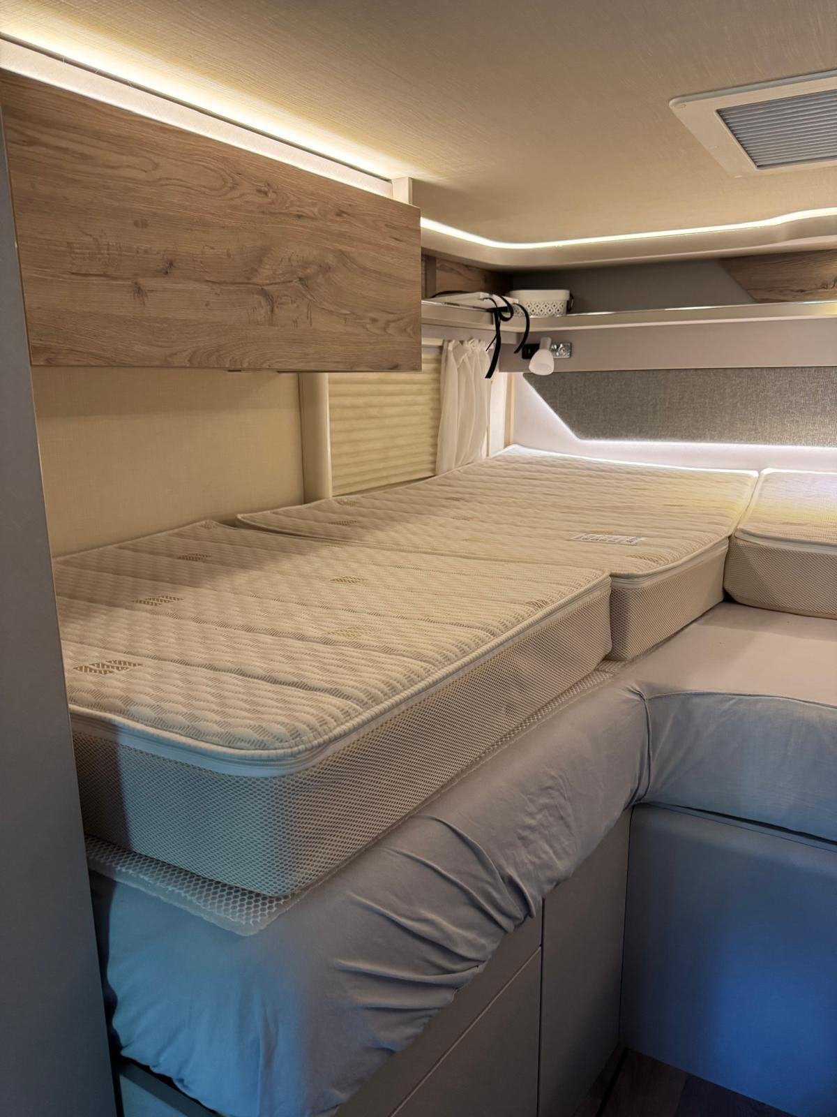Matrassen camper, Ophalen, Zo goed als nieuw