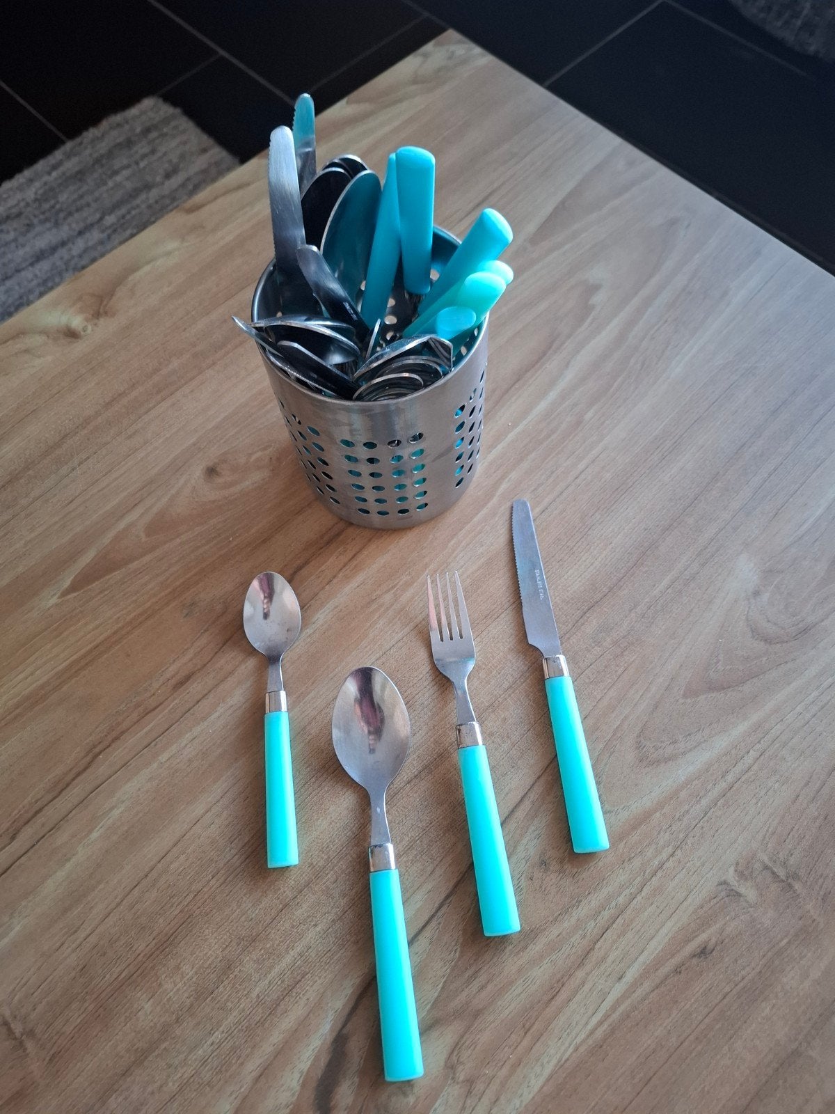 Bestekset met turquoise handvatten en bestekhouder, Gebruikt, Bestekset, Overige typen, Ophalen of Verzenden