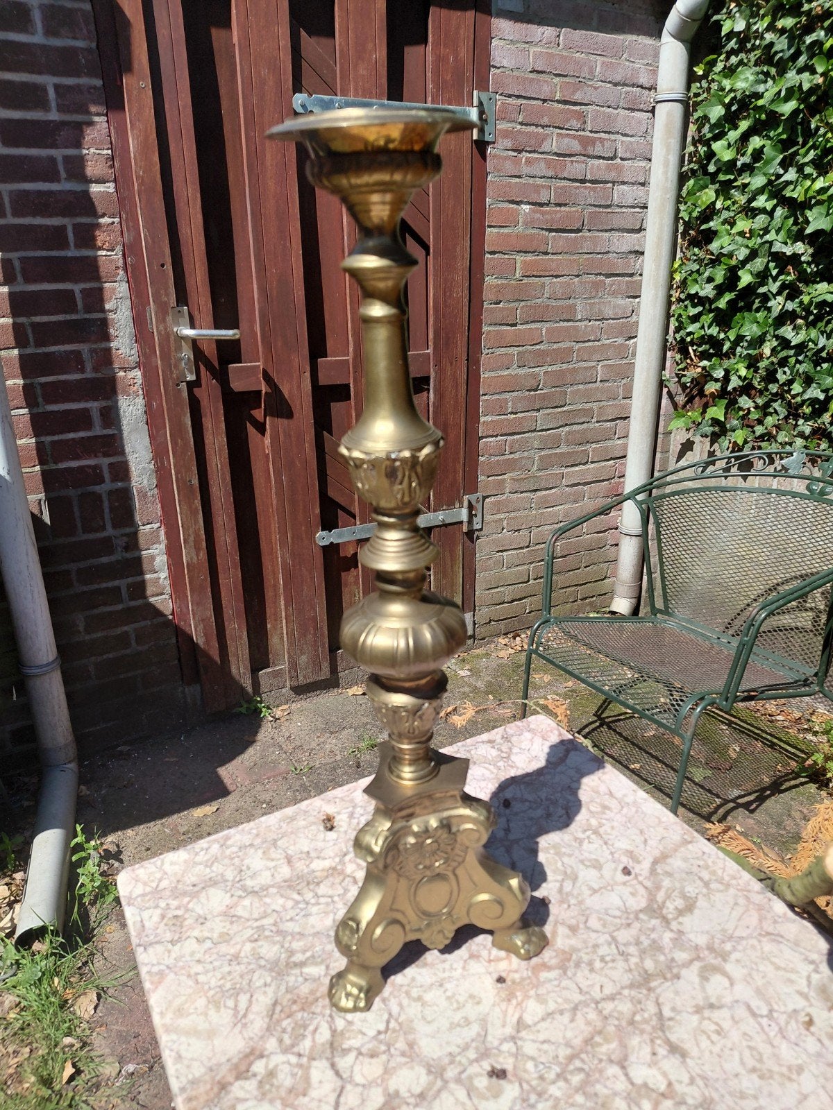 Antieke geel koperen kerk kandelaar, rijk versierd 3kilo, Antiek en Kunst, Antiek | Kandelaars, Ophalen of Verzenden, Koper of Brons