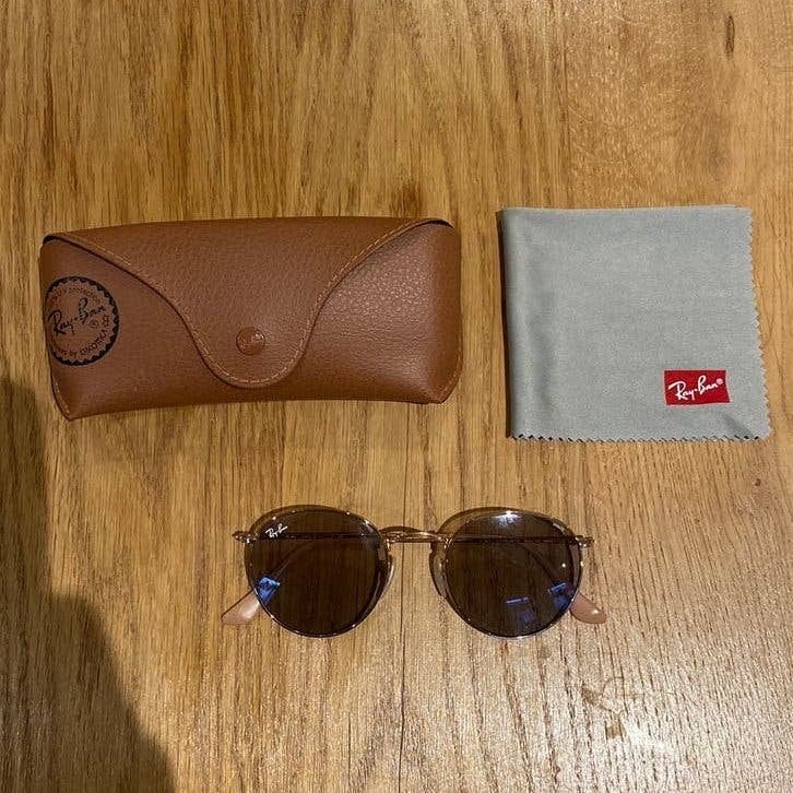 Ray-Ban Sunglasses with case, Sieraden, Tassen en Uiterlijk, Portemonnees, Ophalen, Zo goed als nieuw, Guess