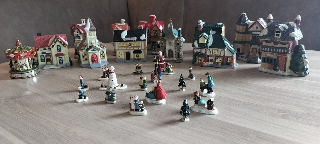 Kerstdorp Nova -  Grote Set met Huisjes en Figuren, Diversen, Ophalen, Gebruikt
