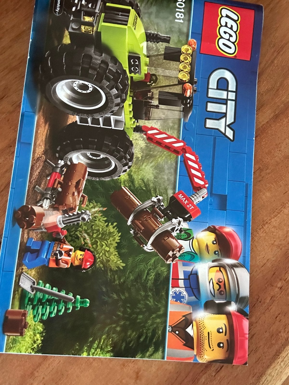 Lego City 60181 Bosbouwtractor met houthakker