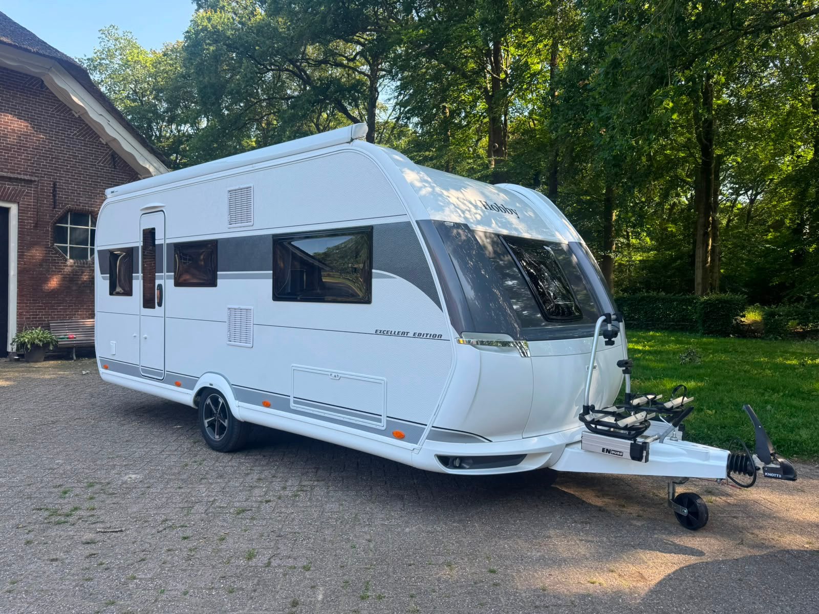 Hobby 495 UL Excellent Edition model 2026, Rondzit, Hobby, Schokbreker, Particulier