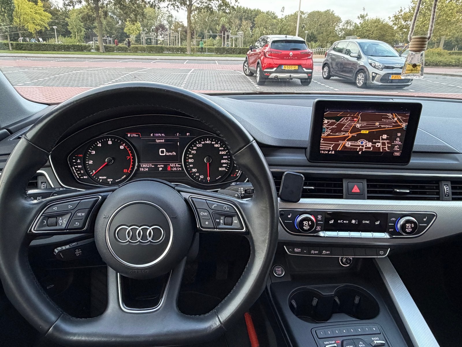 Foto 12 van Audi A4 35 Tfsi 150pk S Tronic 2019 Grijs