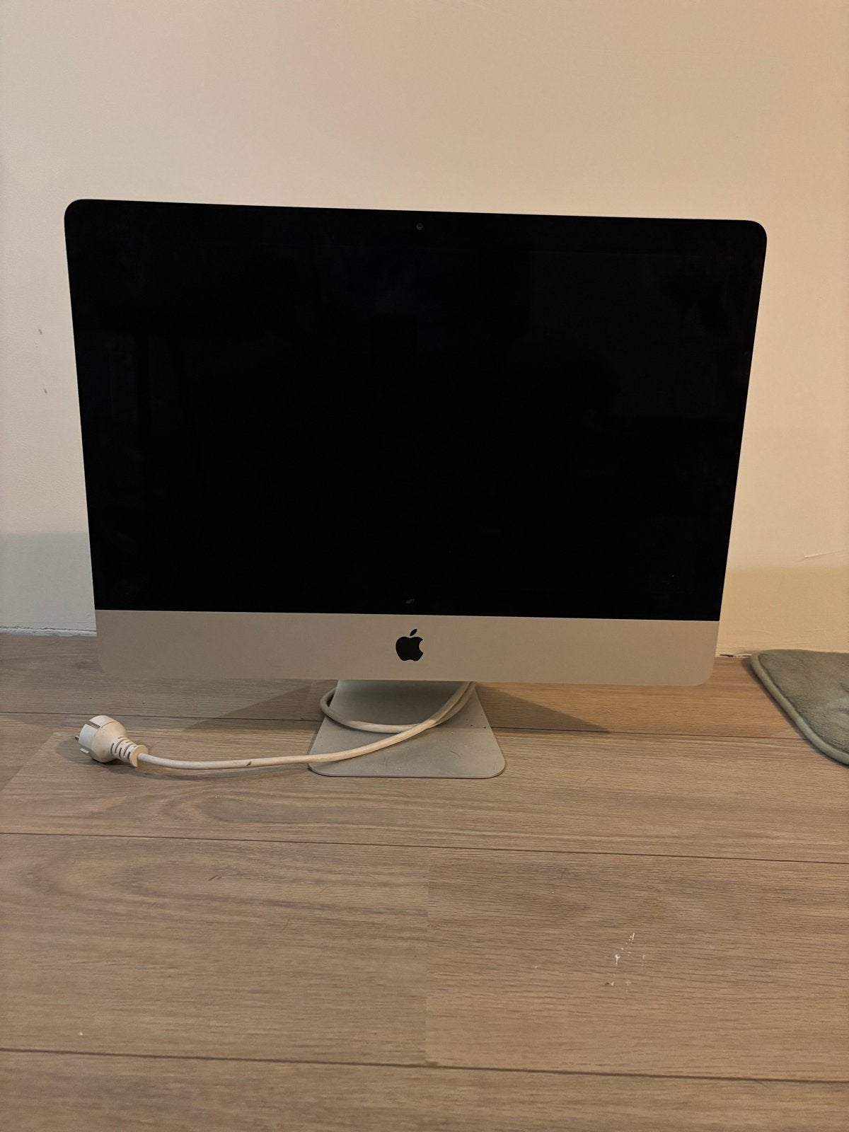 iMac 2019, 21 inch met toetsenbord en muis, Computers en Software, Ophalen of Verzenden, Gebruikt, IMac