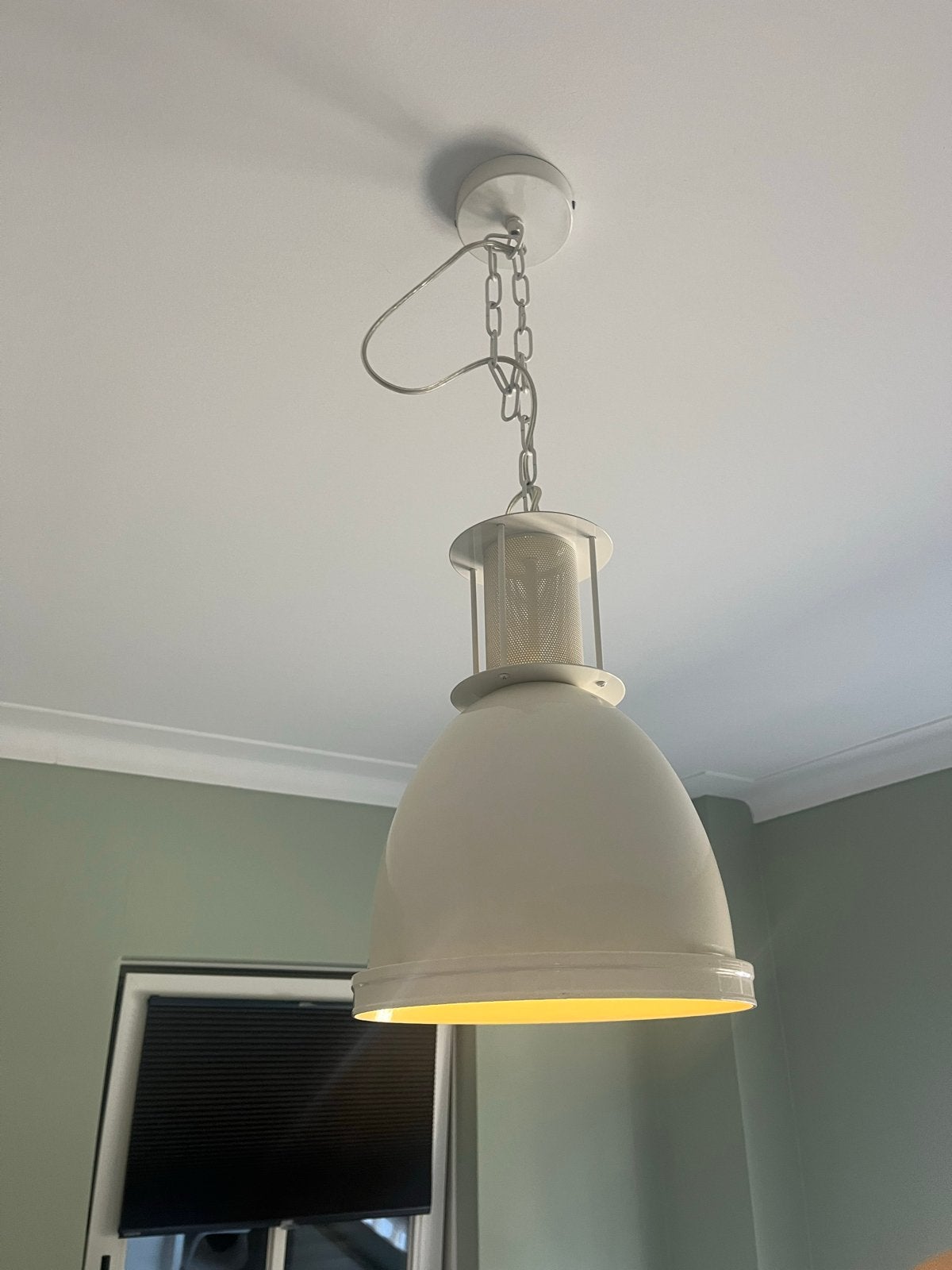 Witte hanglamp met ketting - Modern design, Ophalen, Gebruikt, E27 (groot), Metaal