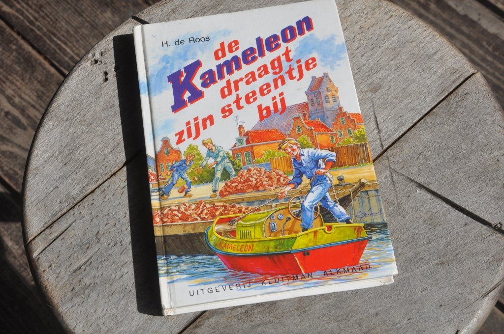 De Kameleon draagt zijn steentje bij, Ophalen of Verzenden, Zo goed als nieuw, H. de Roos, Fictie