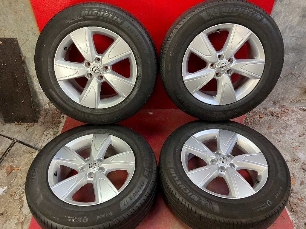 Lichtmetalen velgen Volvo XC40 235/60R17 Michelin (nieuw), Gebruikt, ., Banden en Velgen, 17 inch