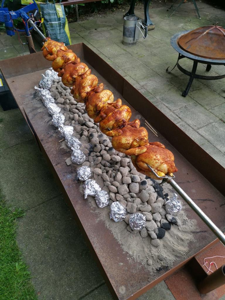Speenvarken Houtskoolgrill - Perfect voor Fees, Tuin en Terras, Ophalen, Gebruikt