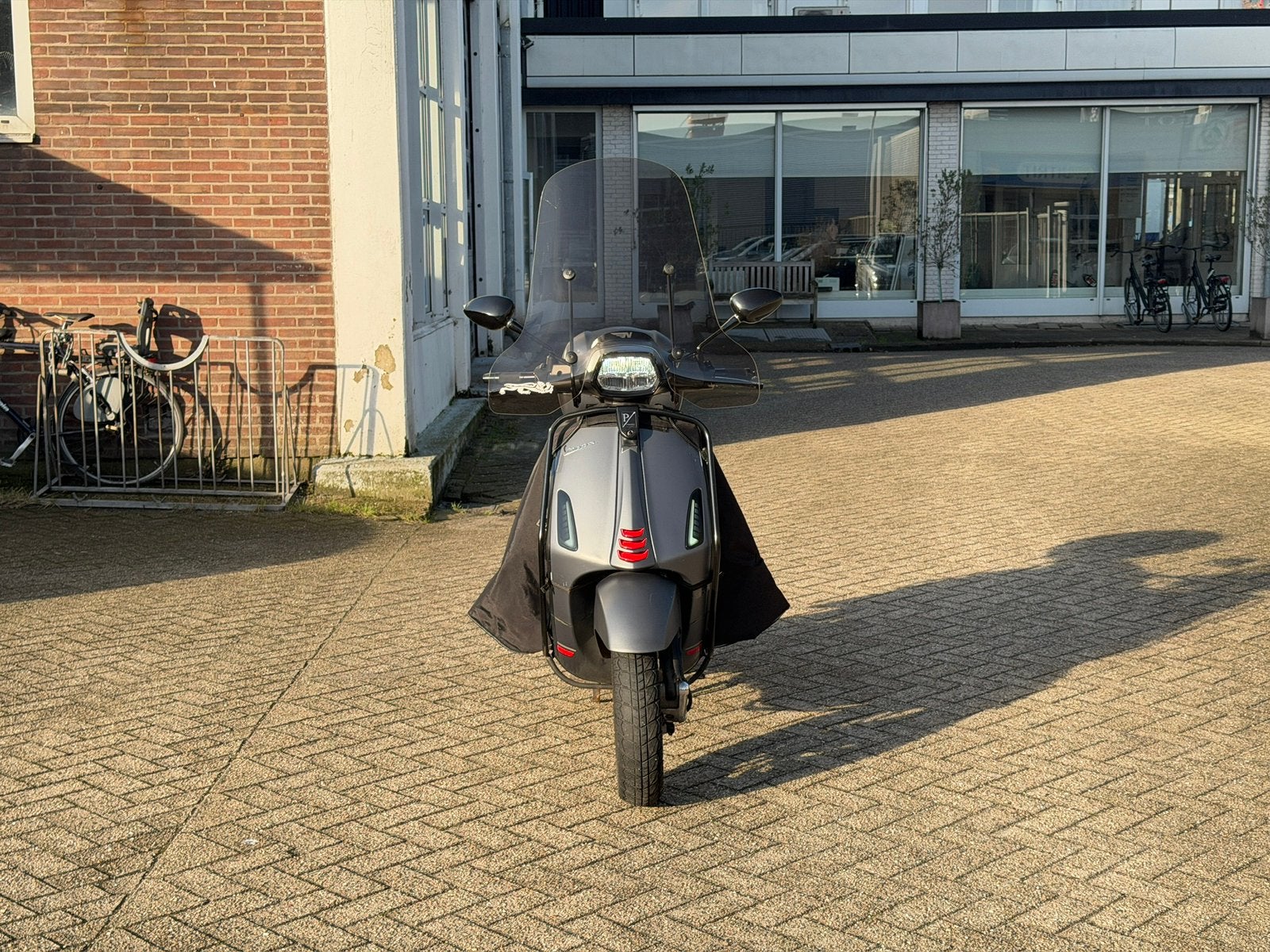 Vespa sprint 2021 e5 mat grijs, Ophalen, Overige modellen, Maximaal 45 km/u, Zo goed als nieuw