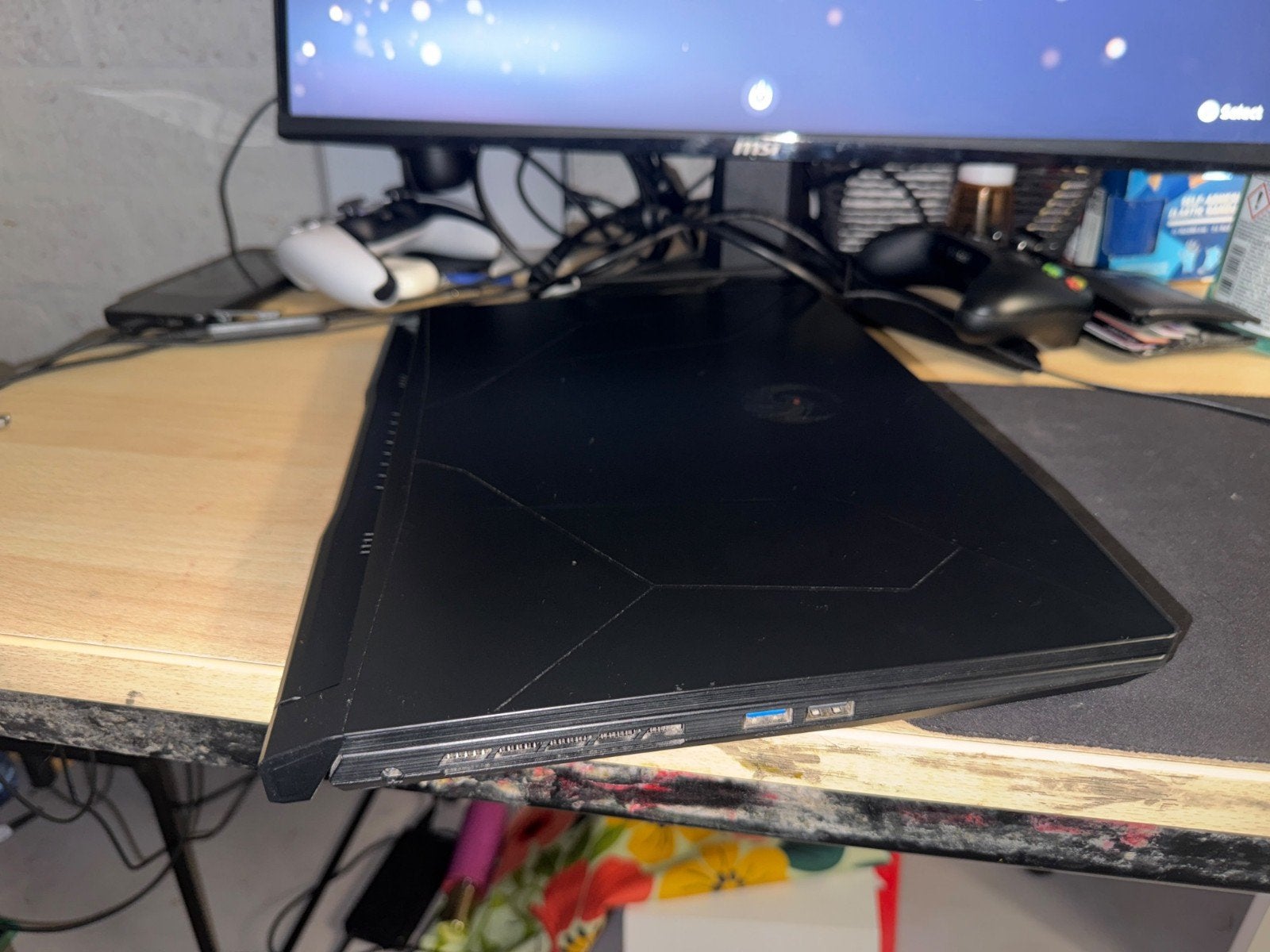 Foto 4 van MSI Bravo 15 C7V Gaming Laptop