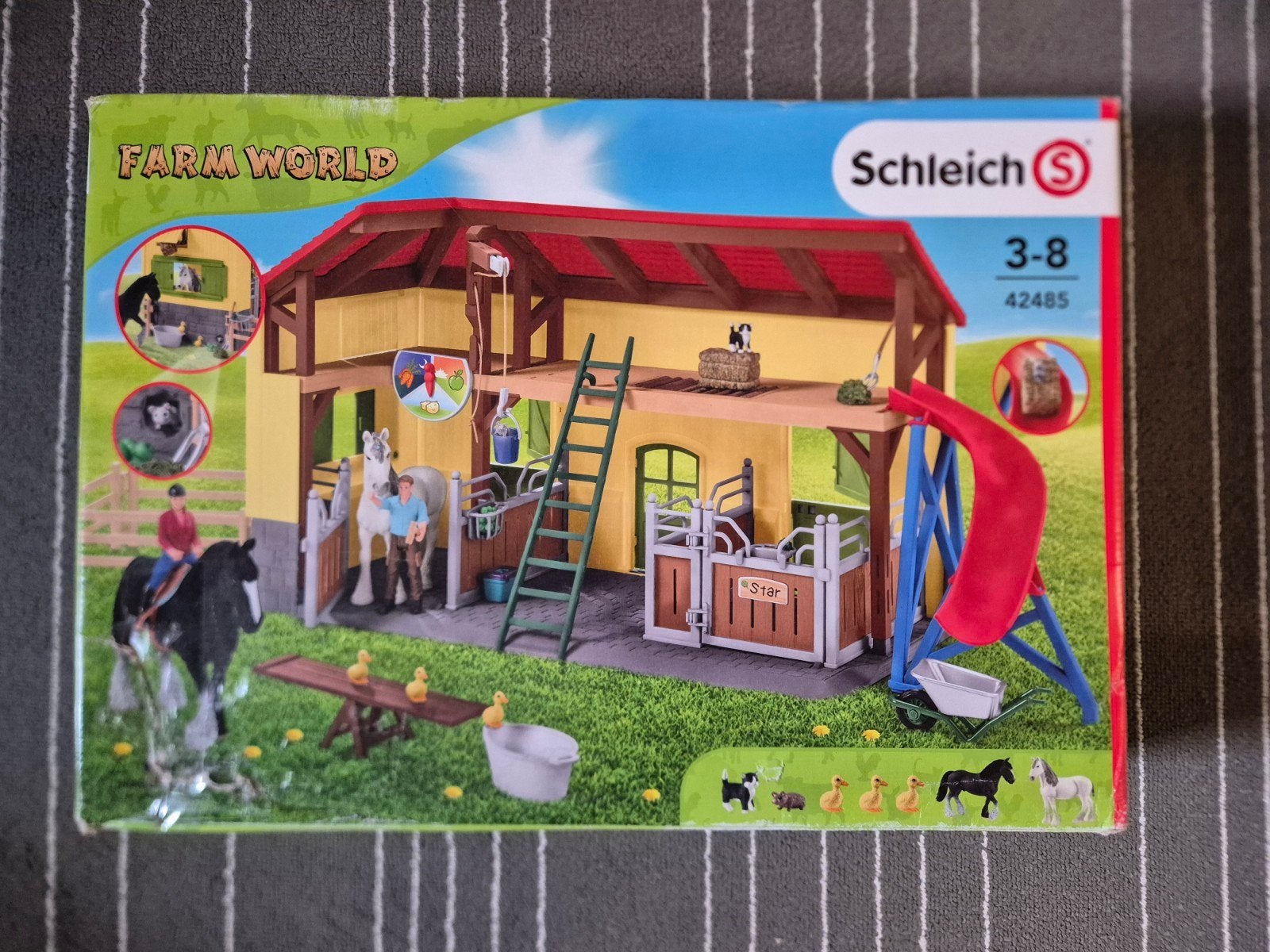 Schleich 42485 Paardenstal Farm World., Verzamelen, Ophalen of Verzenden, Zo goed als nieuw