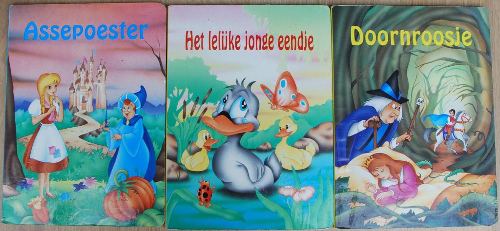 3 boeken, Assepoester, Het lelijke jonge eendje, Doornroosje, Ophalen of Verzenden, Zo goed als nieuw, Clauda Cernuschi