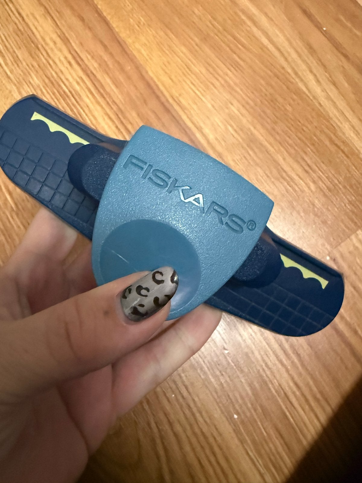Fiskars randpons voor creatieve projecten / scallop edge, Gebruikt, Geschikt voor karton, Gereedschap of Toebehoren, Ophalen of Verzenden