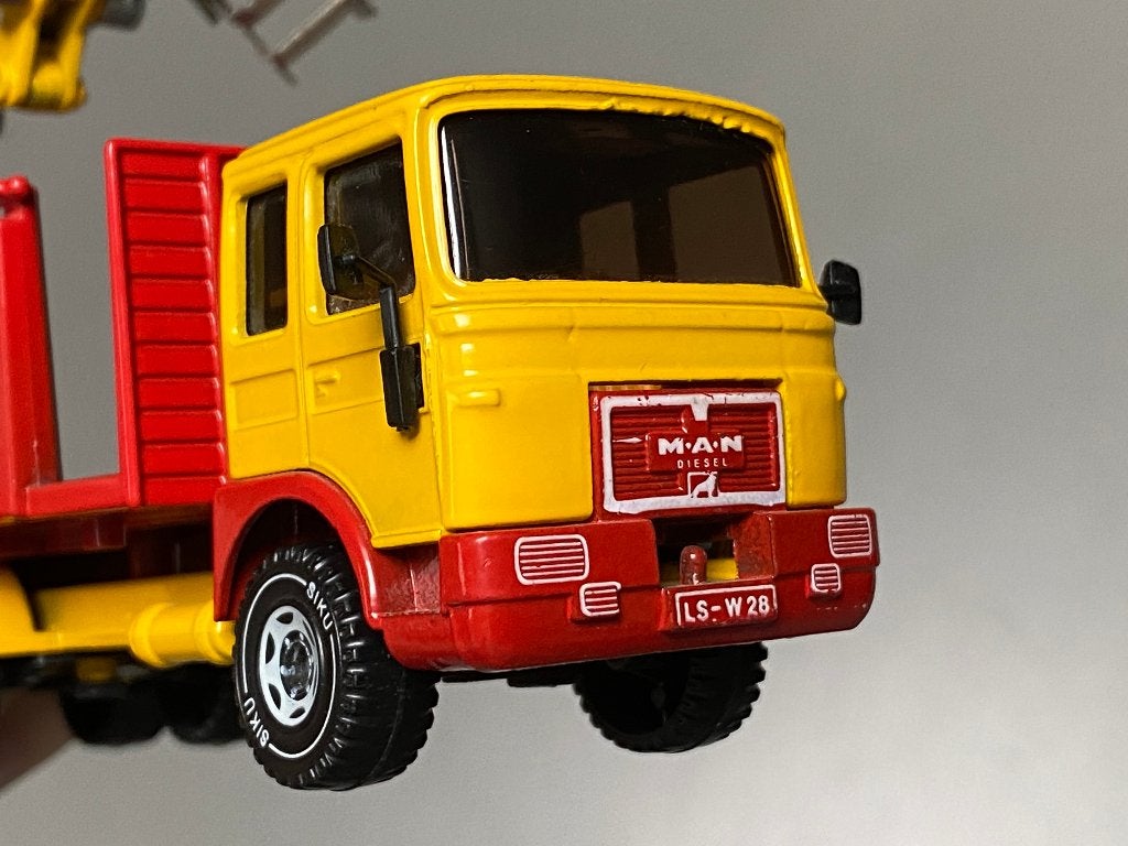 MAN Vrachtwagen met kraan en aanhanger (Siku), Hobby en Vrije tijd, Modelauto's | 1:50, Ophalen of Verzenden, Zo goed als nieuw