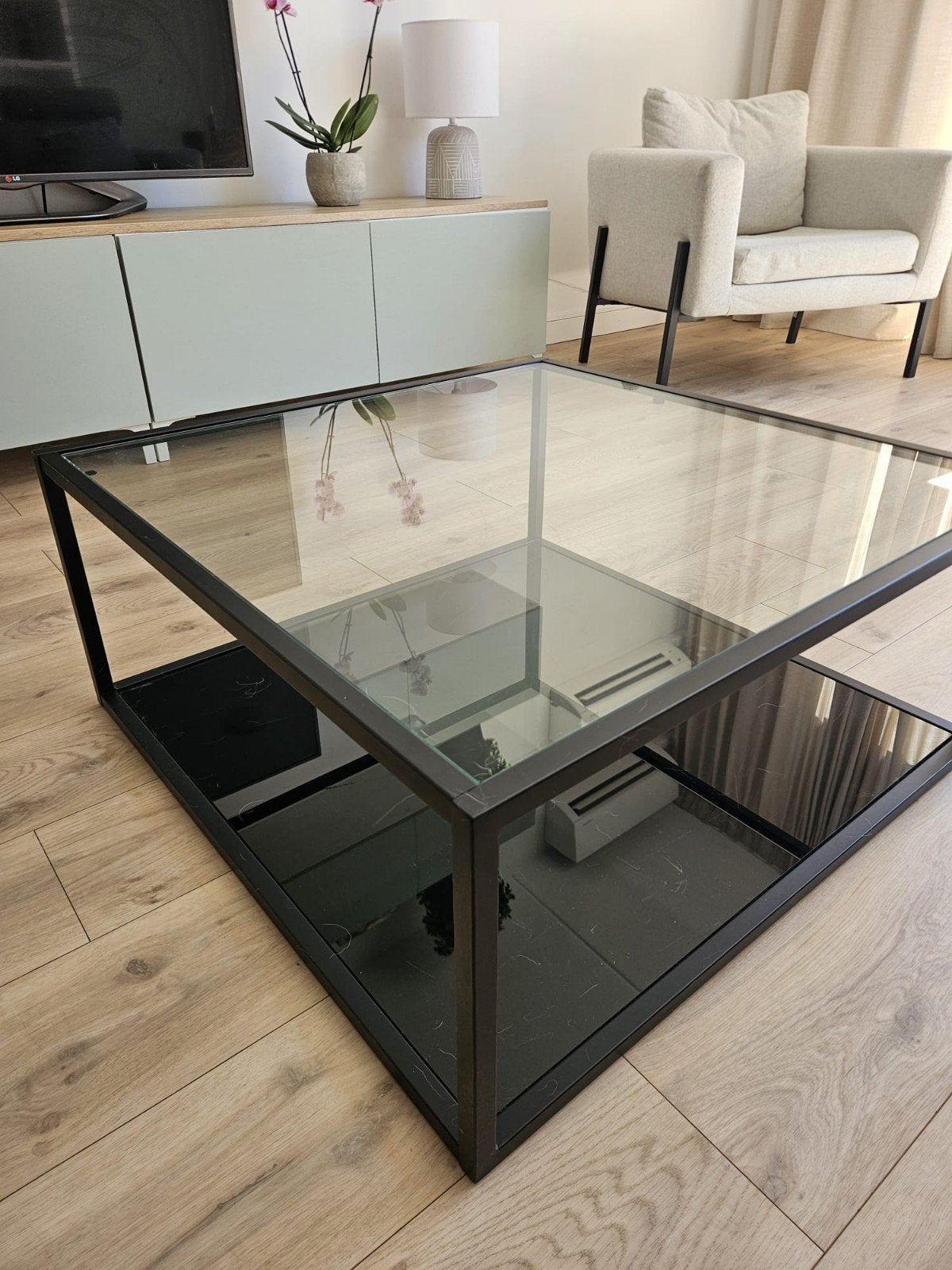 Kave Home Blackhill salontafel 80x80 met glazen platen, Huis en Inrichting, Tafels | Salontafels, Ophalen, Gebruikt, 50 tot 100 cm