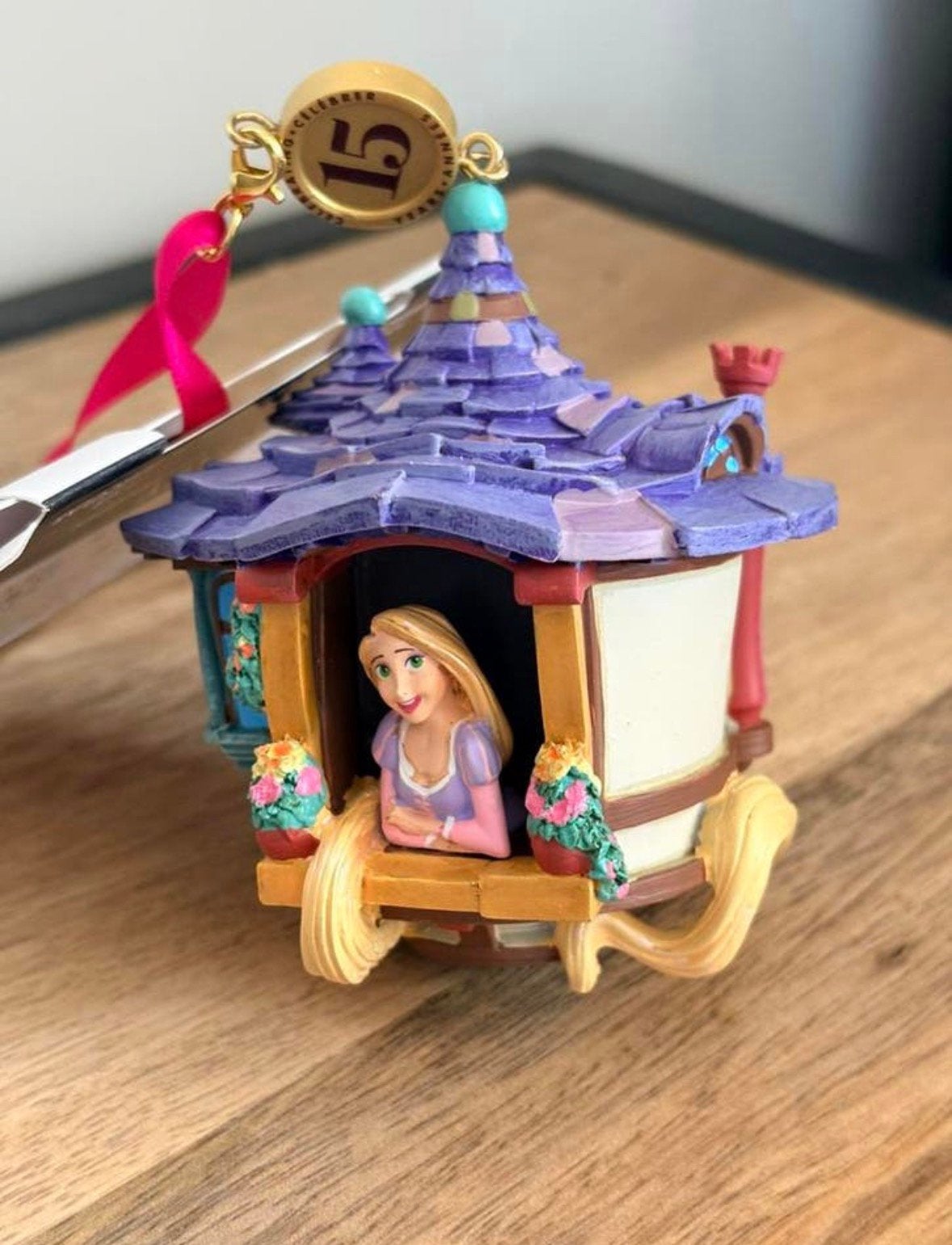 Disney sketchbook rapunzel tower ornament, Ophalen of Verzenden, Overige figuren, Zo goed als nieuw, Beeldje of Figuurtje