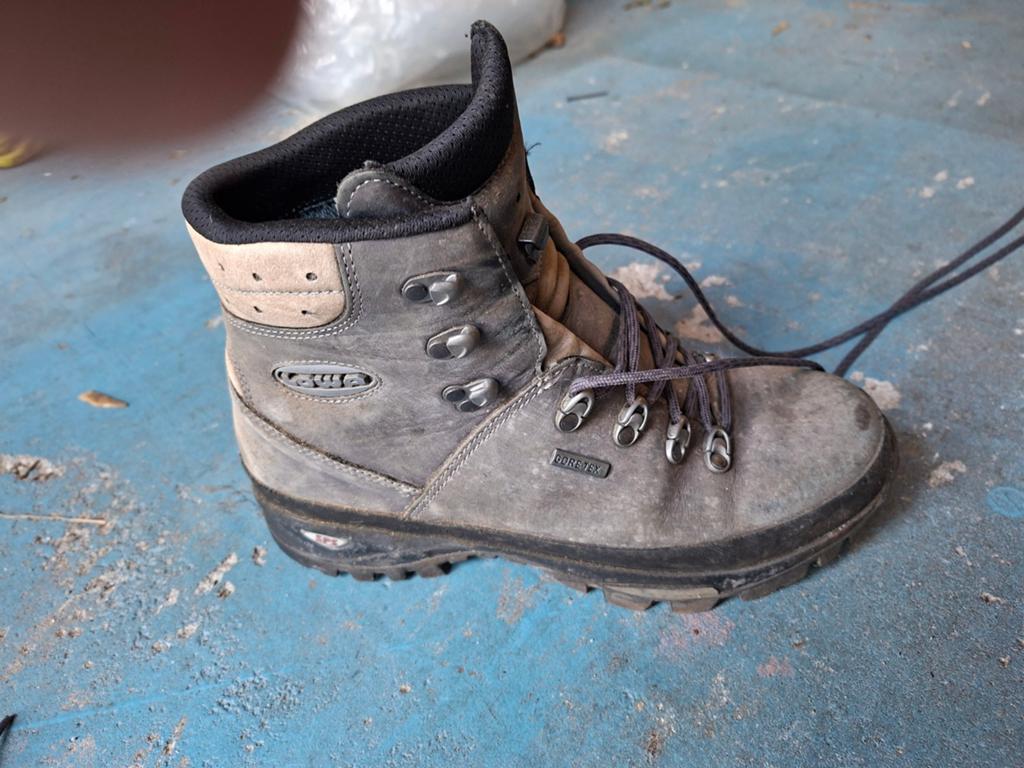 Lowa Bergschoenen B-categorie - Weinig Gedragen, Ophalen of Verzenden, Gebruikt, Schoenen