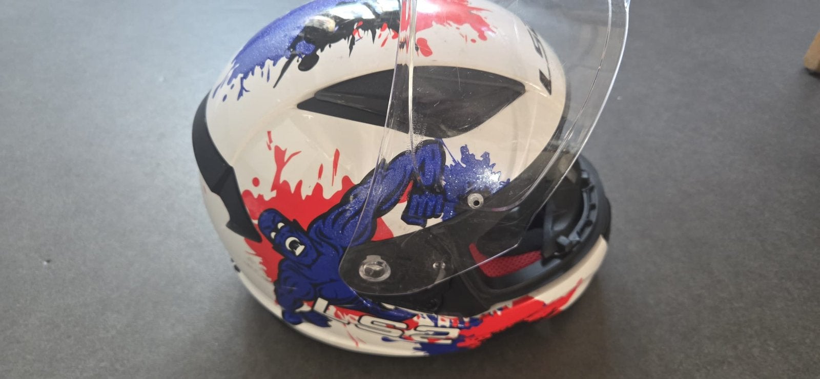 Mooie kinder helm - maat XS, Fietsen en Brommers, Brommerhelmen, Ophalen of Verzenden, Gebruikt, Extra small of kleiner