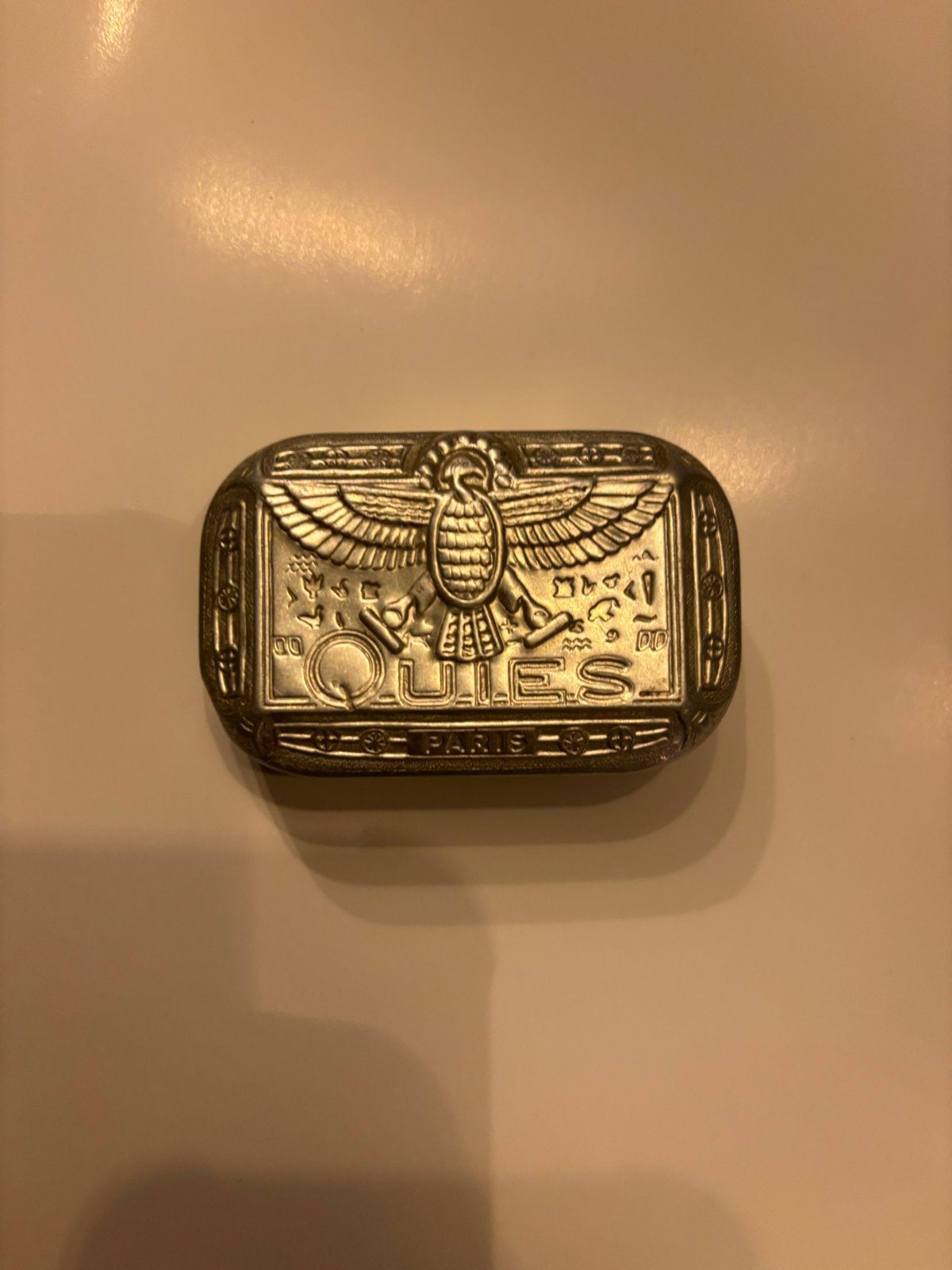 Vintage Quies Paris blikje met Egyptisch motief, Antiek en Kunst, Ophalen of Verzenden