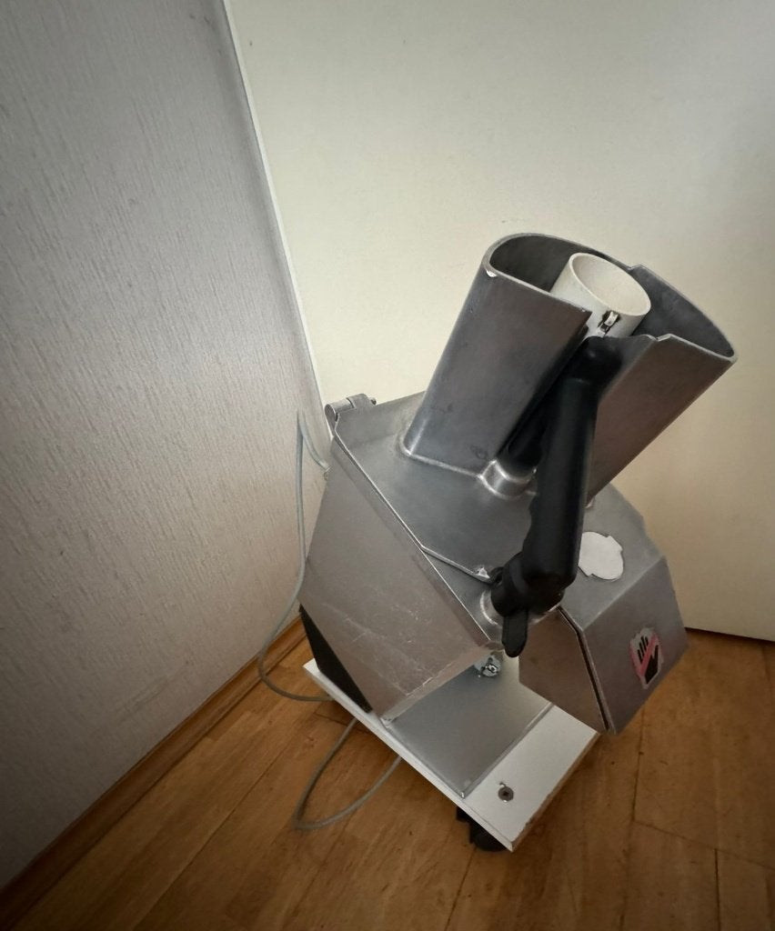 GROENTE SNIJMACHINE  230V  250W HALLDE, Ophalen of Verzenden, Gebruikt