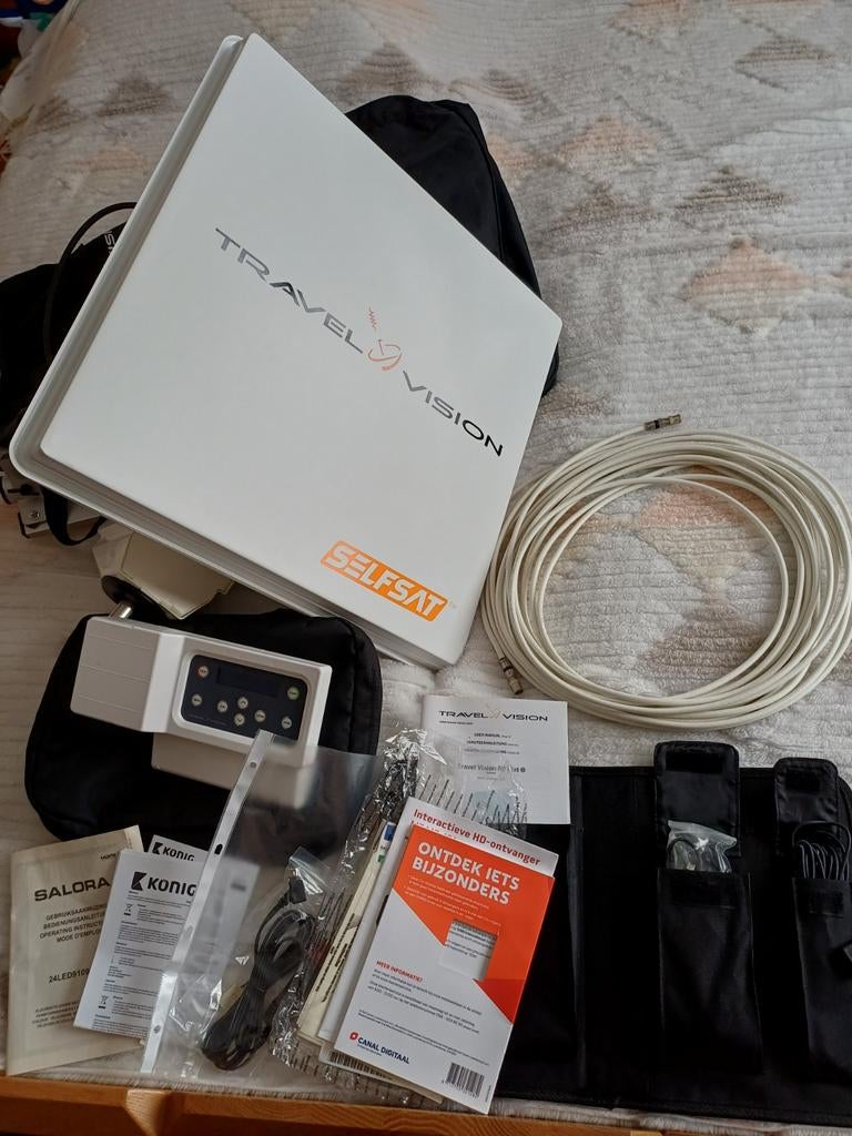 Zgan travelvision Selfsat en Salora 24inch ledtv+DVD, Ophalen, Zo goed als nieuw