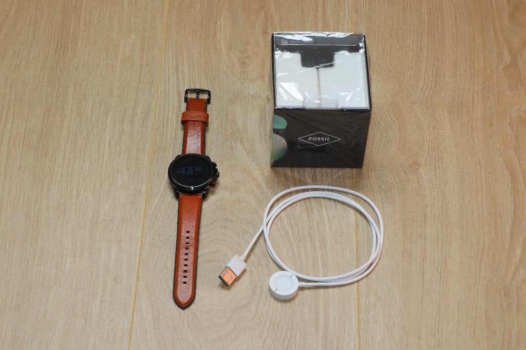 Fossil Gen 6 FTW4062 Smartwatch (wijzer beetje ingebrand), Sieraden, Tassen en Uiterlijk, Gebruikt, Hartslag, Zwart, Fossil