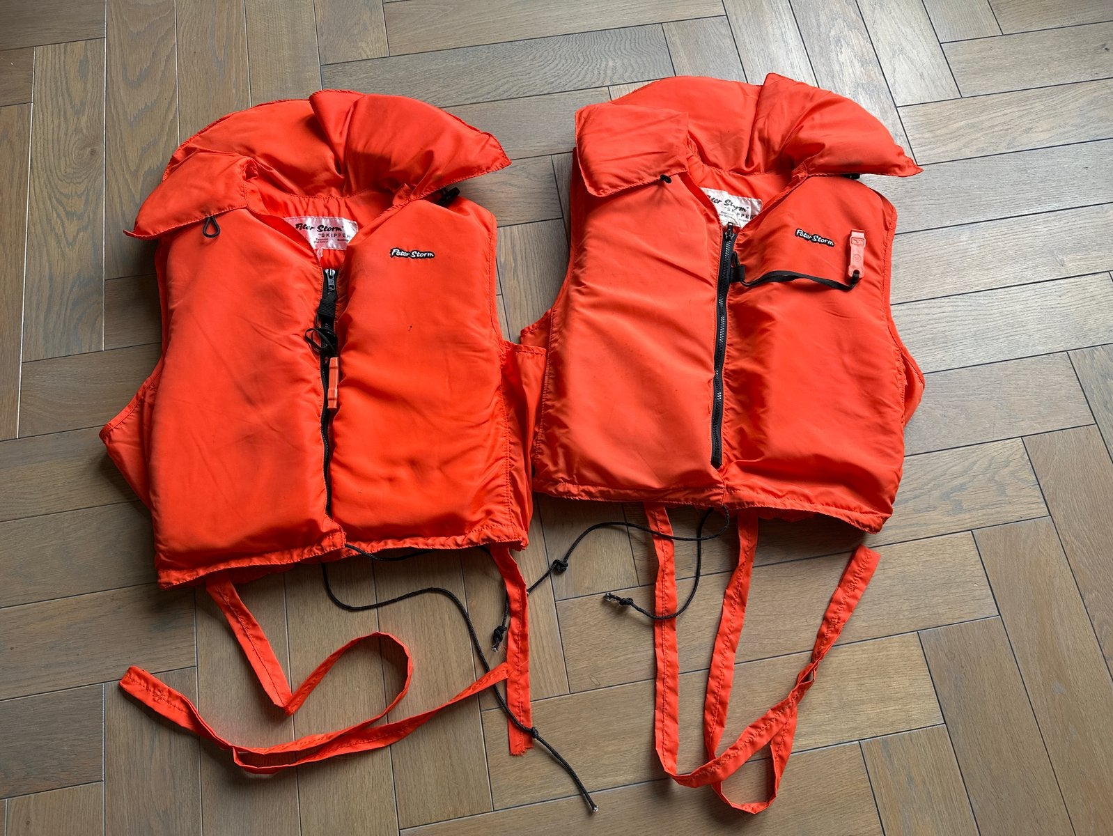 Twee Peter Storm zwemvesten maat L, Watersport en Boten, Watersportkleding, Ophalen of Verzenden, Gebruikt, Dame of Heer, Reddingsvest of Zwemvest