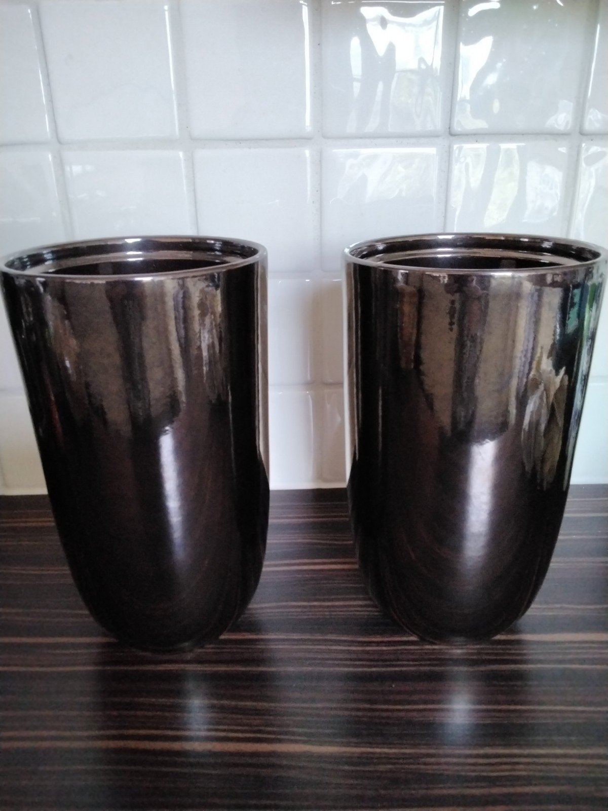 2 mooie bruine vazen/ potten, Huis en Inrichting, Bruin, 27 cm, Ophalen of Verzenden, Zo goed als nieuw