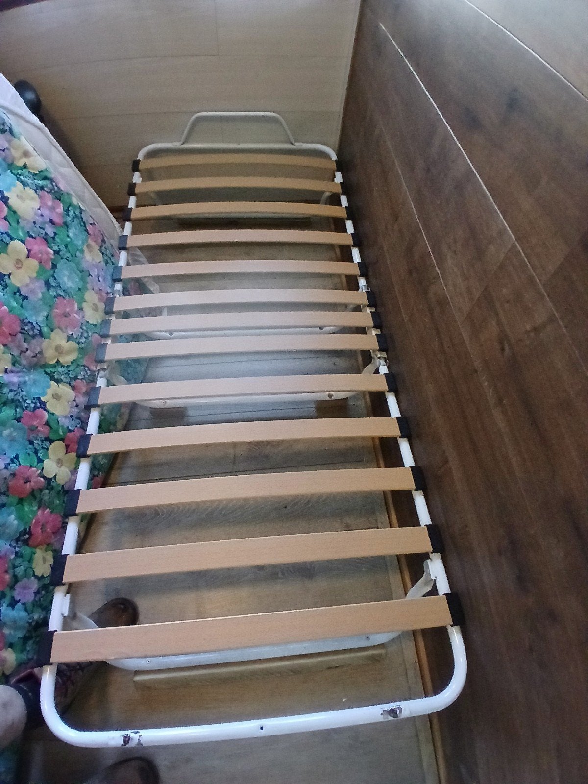 Inklapbaar logeerbed met 2 matrassen (30x65x190 cm), Ophalen, 190 cm of minder, Metaal, Verstelbaar