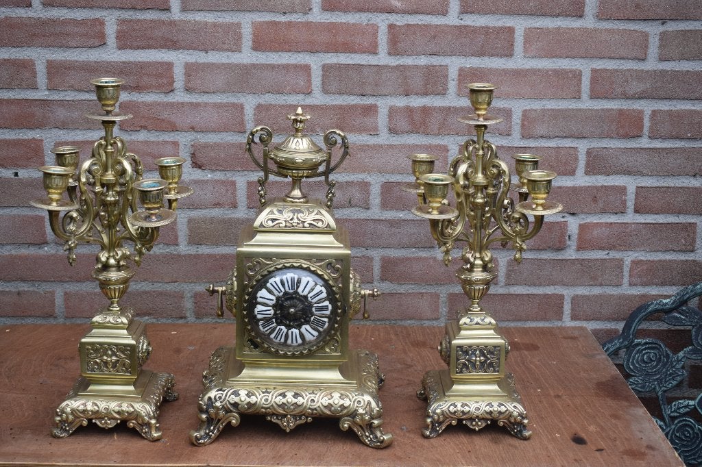 bronzen klokken stel, Ophalen