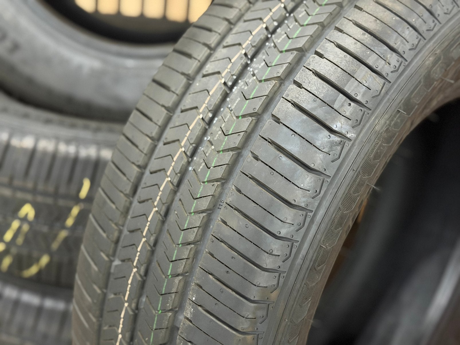 4x 215/65R16C Weslake Busbanden DEMO DOT25 incl Montage €340, Ophalen, 16 inch, Nieuw, Band(en)