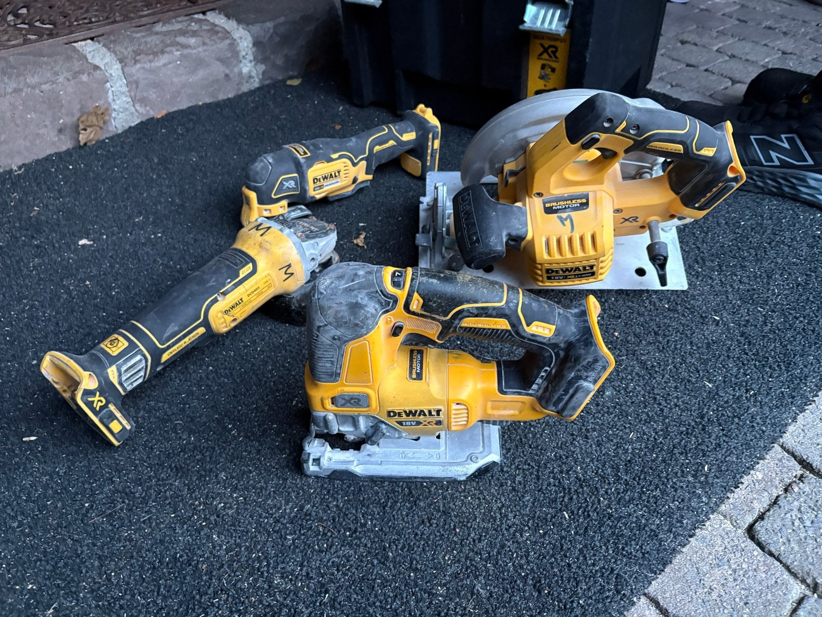 Foto 5 van DeWalt Gereedschapset: Haakse Slijper, Zaag, Multitool, Deco