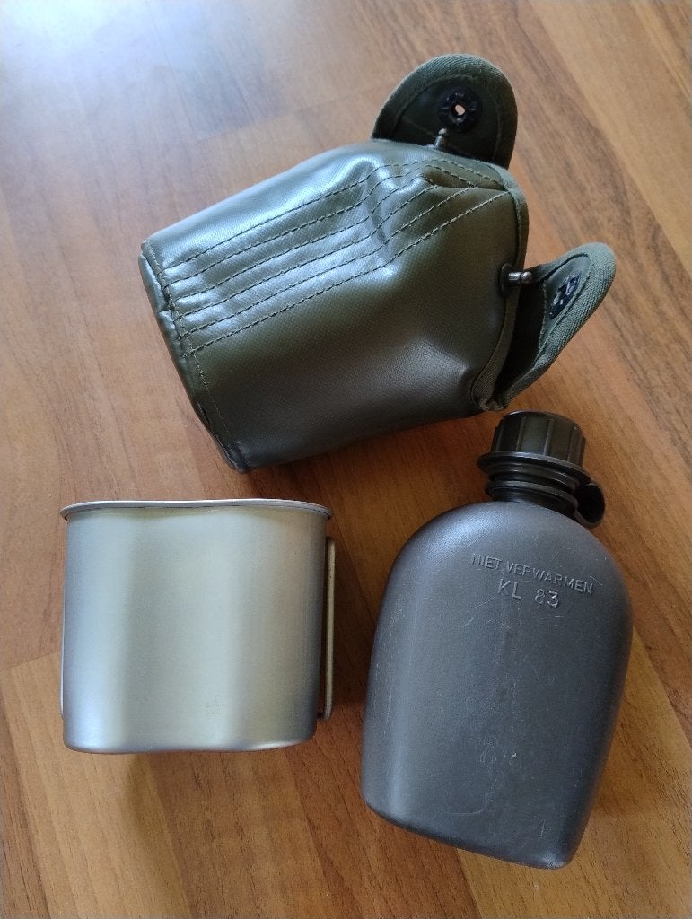 Veldfles uit begin 80er jaren, Verzamelen, Militaria | Algemeen, Ophalen of Verzenden, Landmacht, Nederland, Overige typen