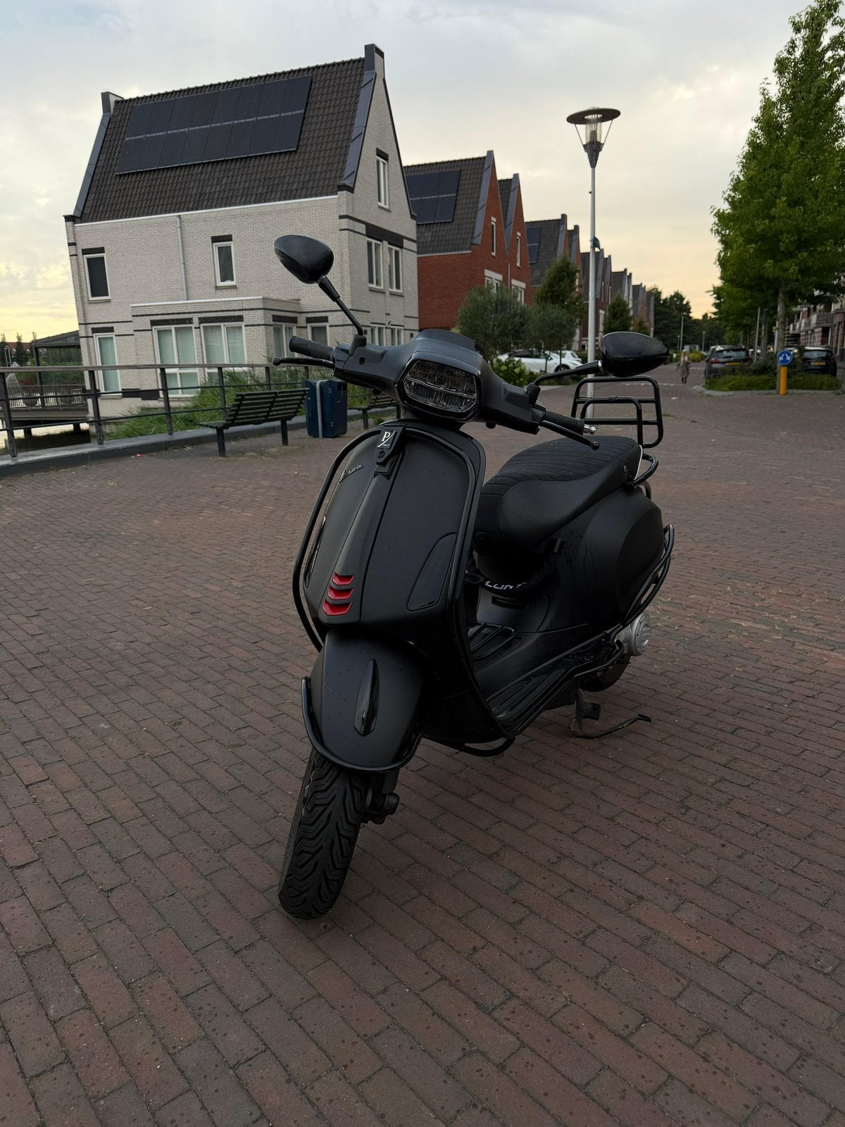 Vespa sprint 2022, Fietsen en Brommers, Snorfietsen en Snorscooters, Ophalen, Zo goed als nieuw, Benzine, Vespa