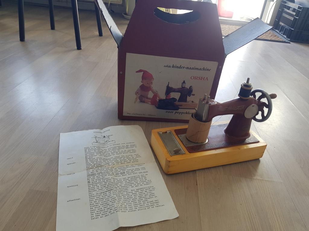 Kindernaaimachine compleet in ofiginele doos.Orsha, Antiek en Kunst, Ophalen of Verzenden