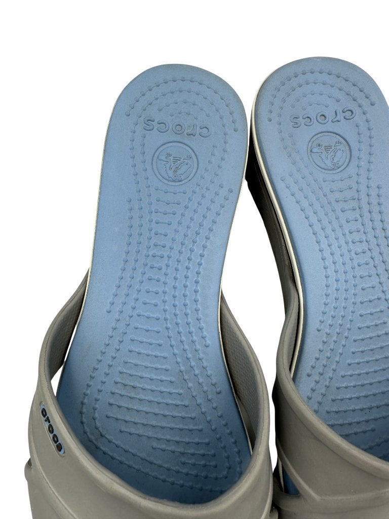 Crocs slippers 39, Kleding | Dames, Schoenen, Nieuw, Ophalen of Verzenden, Grijs