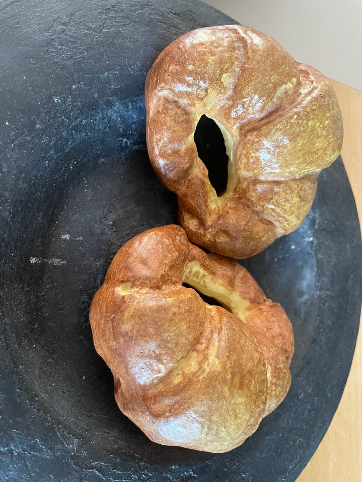 Twee namaak croissantjes, Huis en Inrichting, Woonaccessoires | Overige, Verzenden