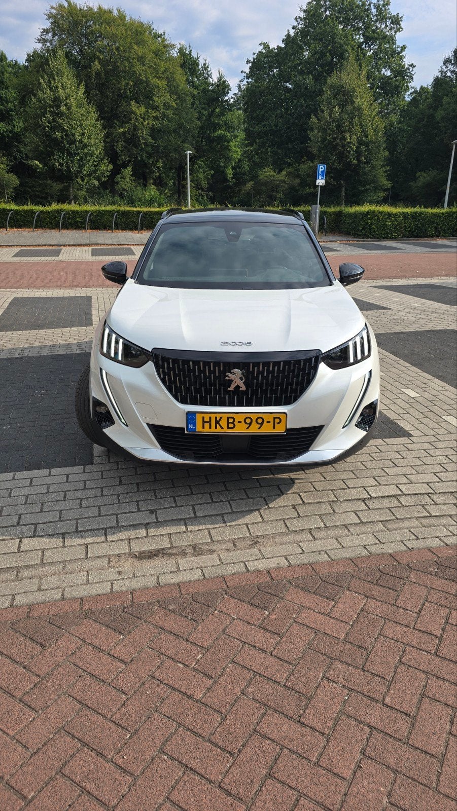 Peugeot 2008 1.2 Puretech 155pk Eat8 2021 Wit, Auto's, Peugeot, 1199 cc, Wit, 1200 kg, Particulier