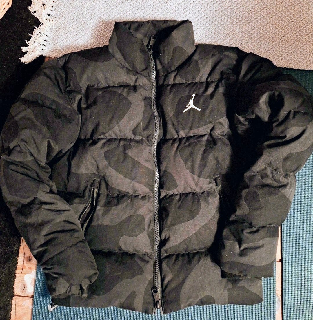 prachtige Camouflage Puffer jas, Nike Jordan, Zwart, Nieuw, Ophalen of Verzenden