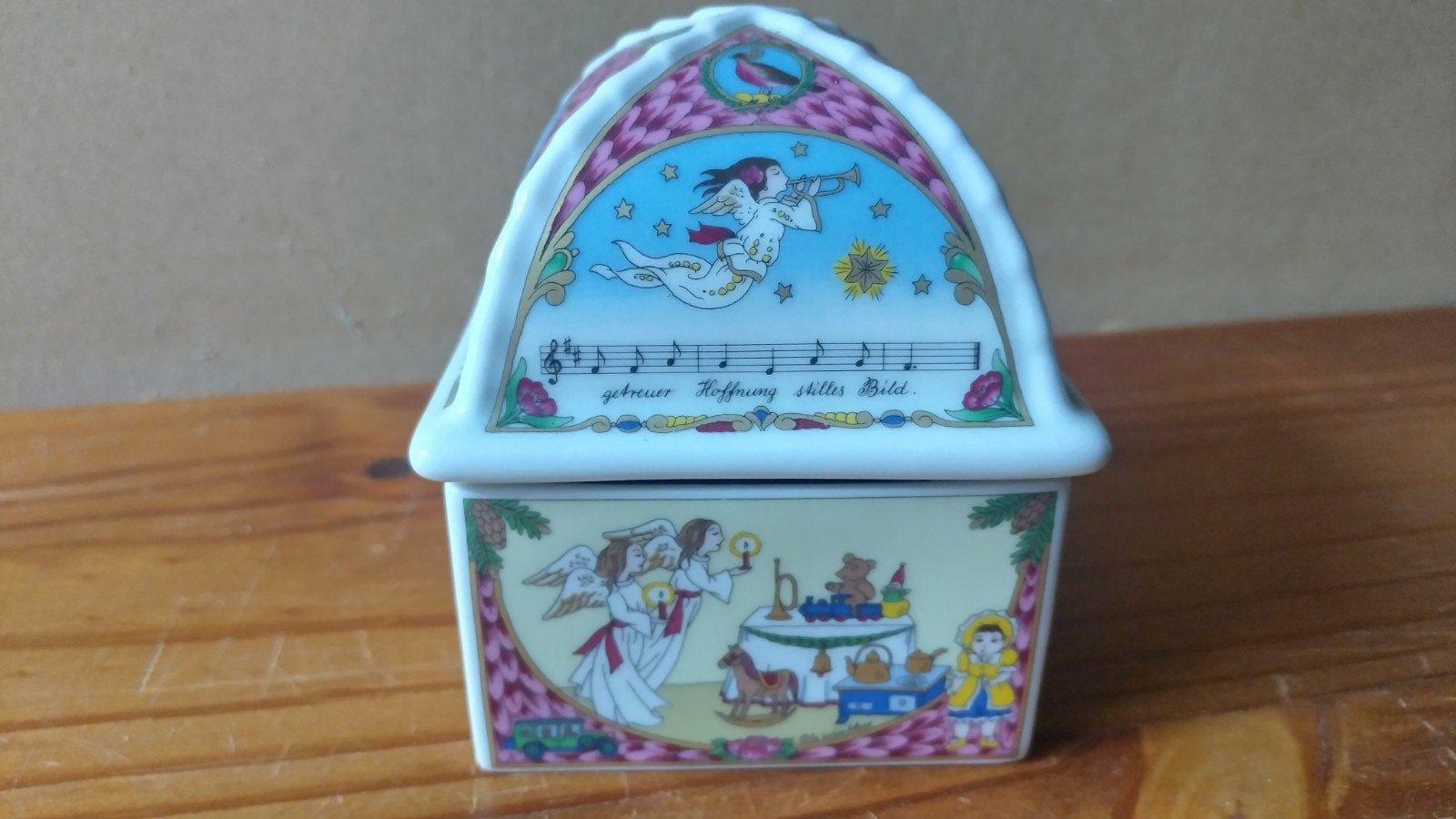 Vintage porseleinen kerstdoosje met engelen en muziek, Vintage, Gebruikt, Meerkleurig, Ophalen of Verzenden