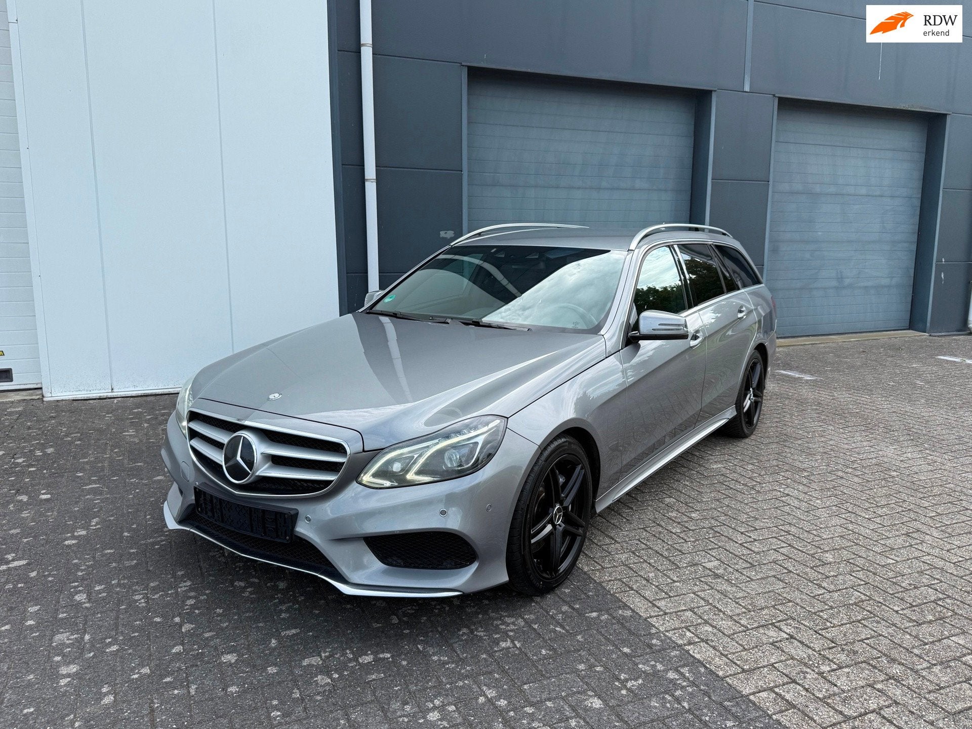 Mercedes-Benz E-klasse Estate 350 Avantgarde AMG Pakket 2014, Auto's, Automaat, Dealer onderhouden, Achterwielaandrijving, Gebruikt